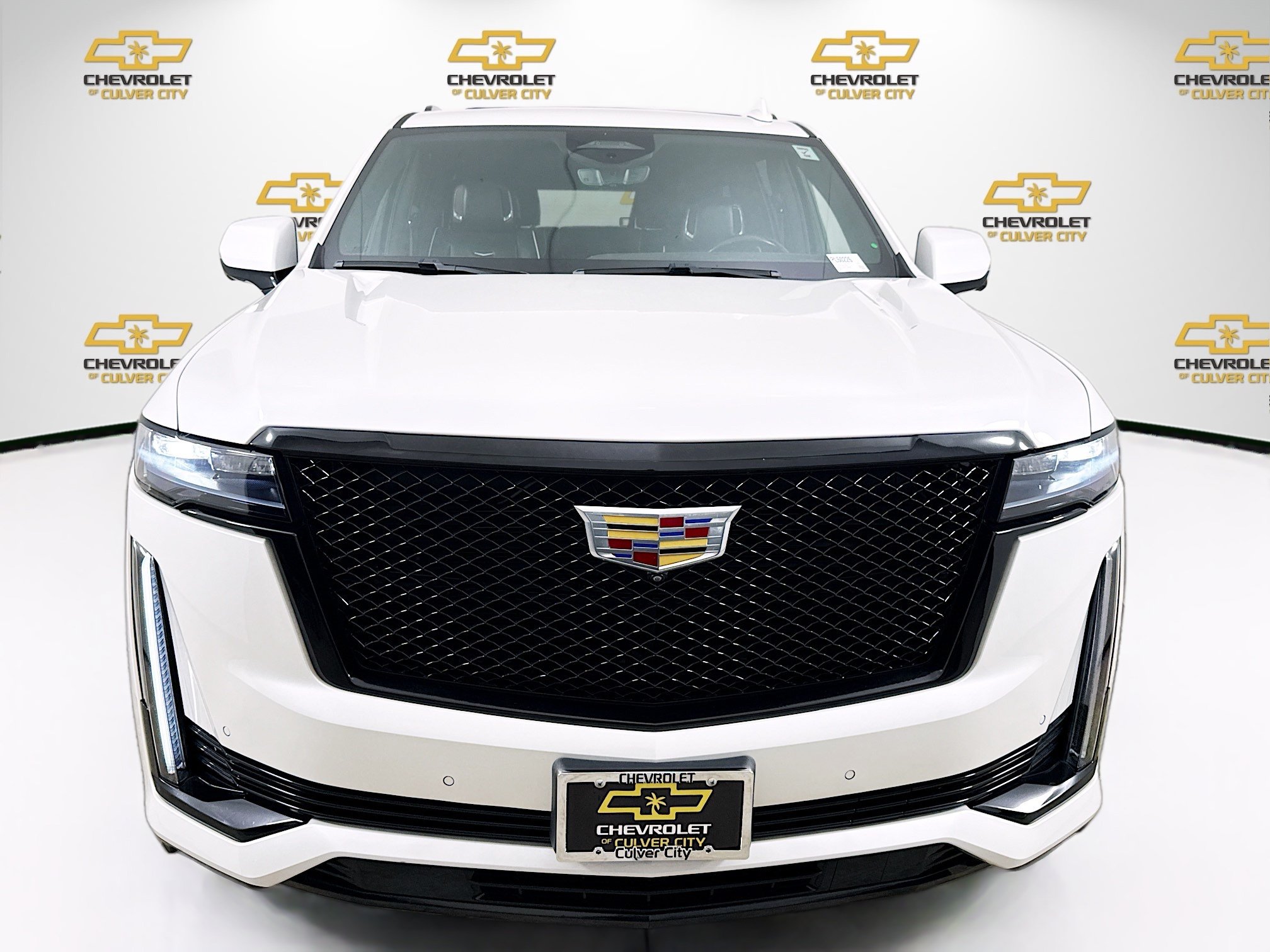 Used 2022 Cadillac Escalade ESV Sport RWD image 2