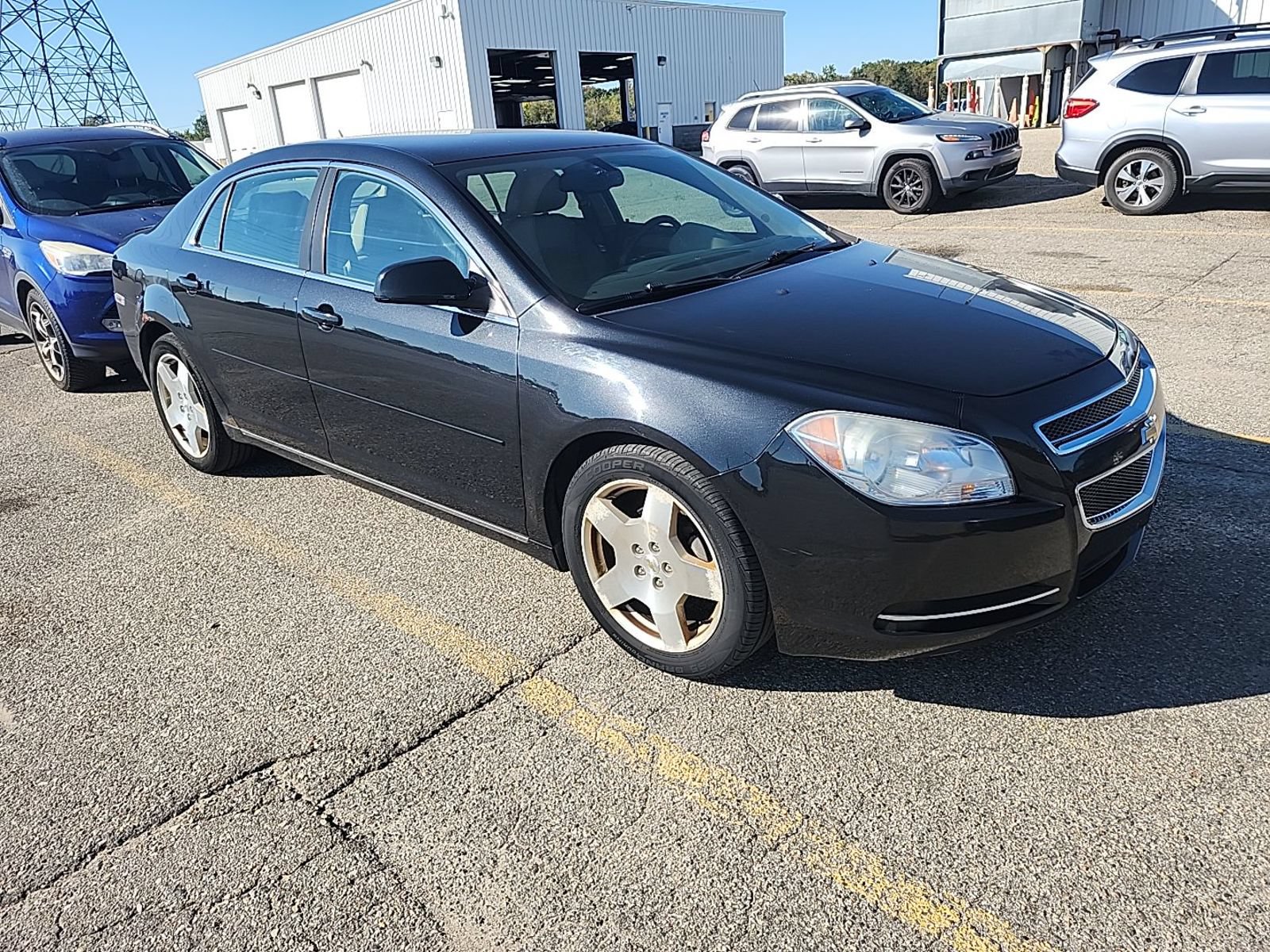 Used 2010 Chevrolet Malibu LT w/ HFV6 Engine Package FWD image 2