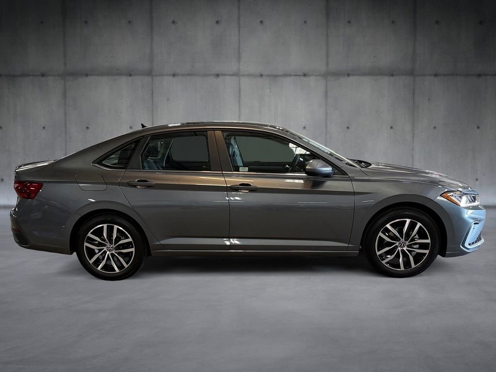 New 2026 Volkswagen Jetta SE FWD image 6