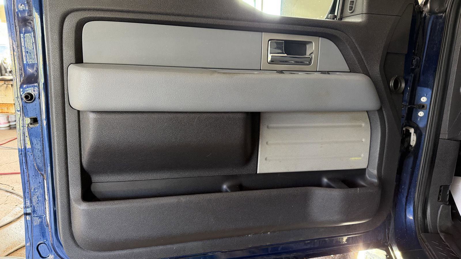 Used 2011 Ford F150 XLT w/ XLT Chrome Pkg image 24