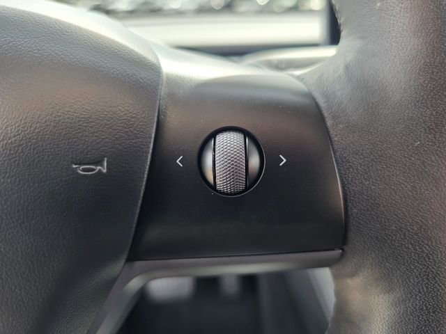 Used 2023 Tesla Model Y Long Range image 27