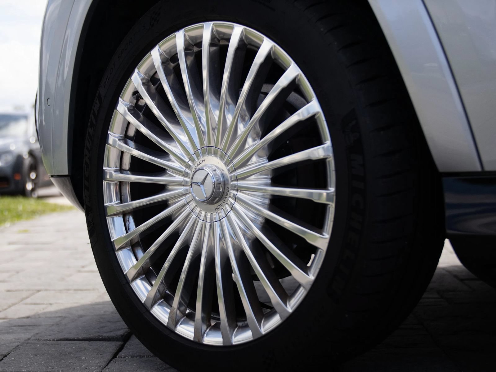 Used 2022 Mercedes-Benz Maybach GLS 600 4MATIC image 10