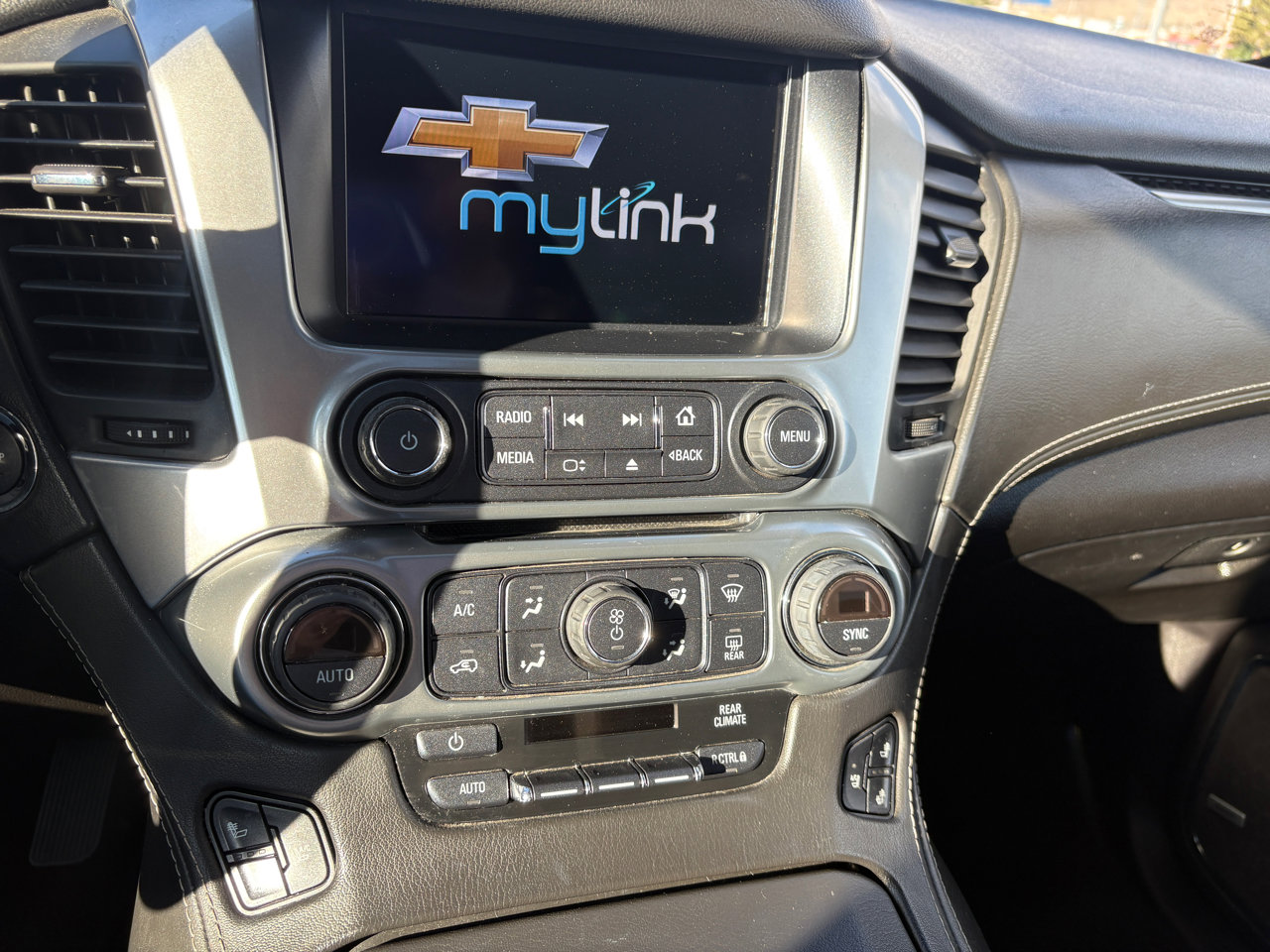 Used 2016 Chevrolet Suburban LTZ image 23