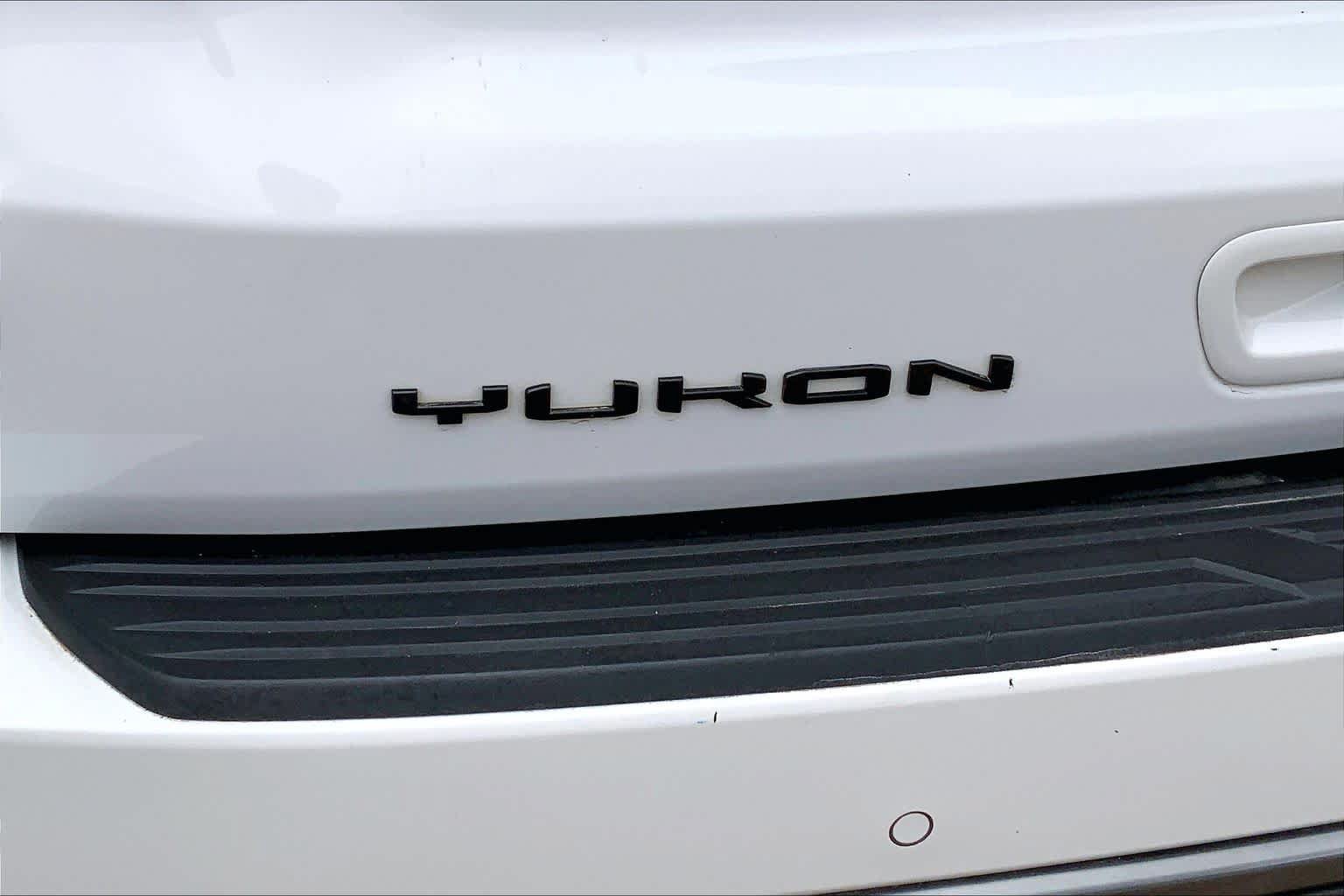 Used 2024 GMC Yukon XL AT4 w/ AT4 Premium Plus Package AWD/4WD image 18