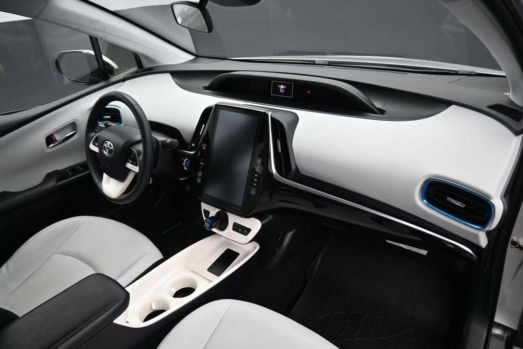 Used 2017 Toyota Prius Prime Premium FWD image 40