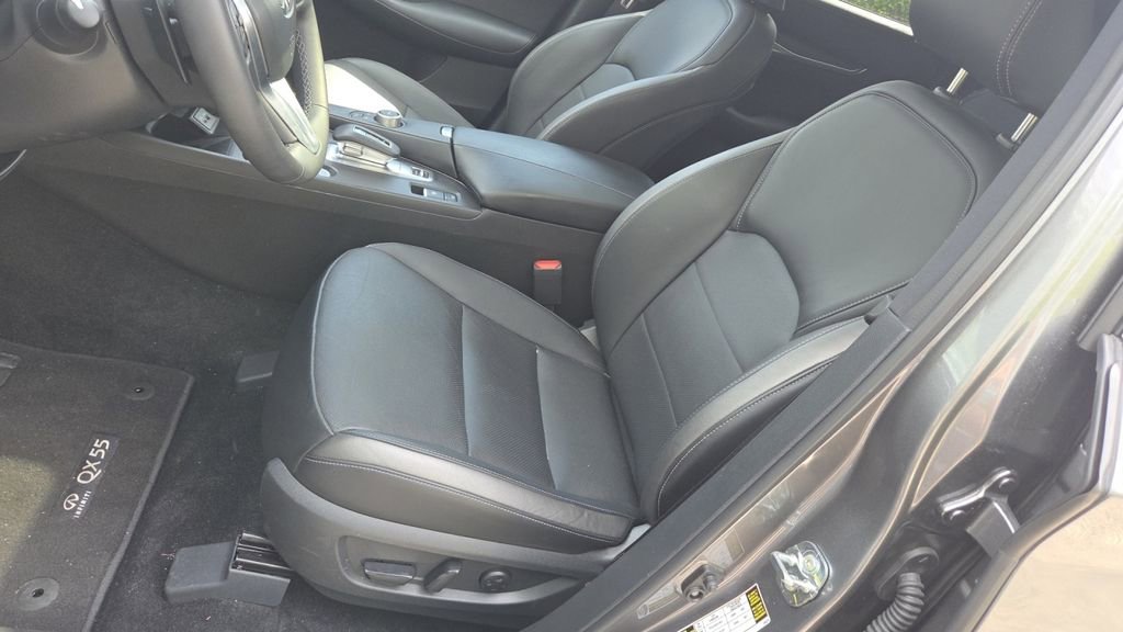 Certified 2025 INFINITI QX55 Luxe AWD/4WD image 35