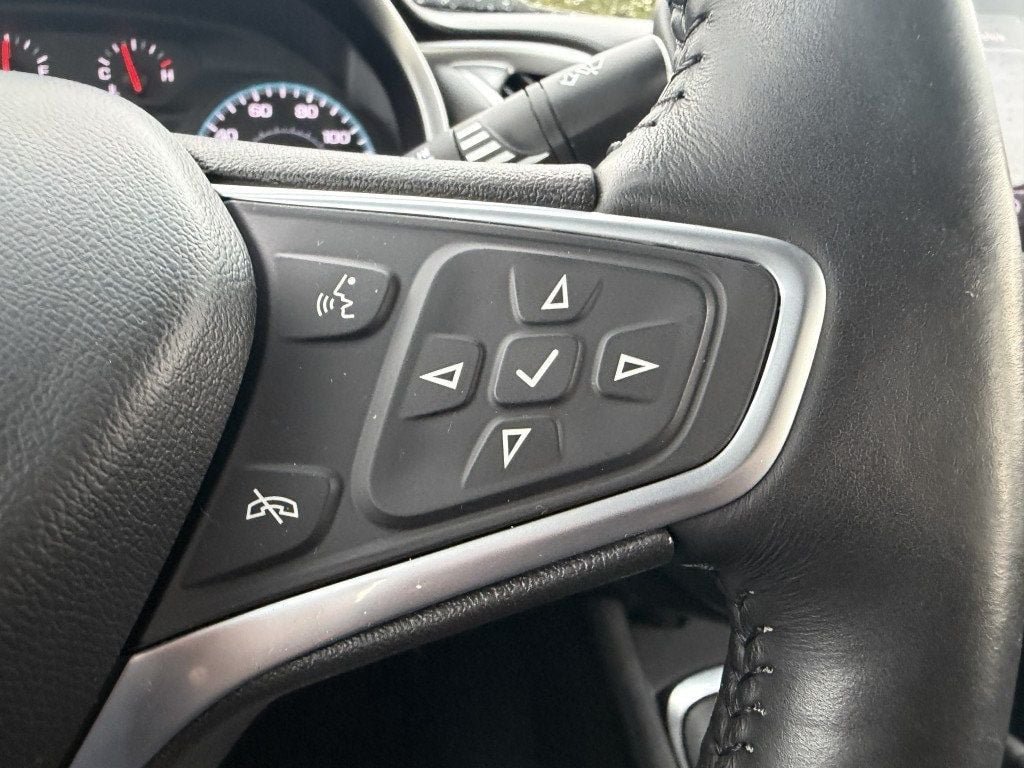 Used 2022 Chevrolet Malibu LT w/ Leather Package FWD image 11