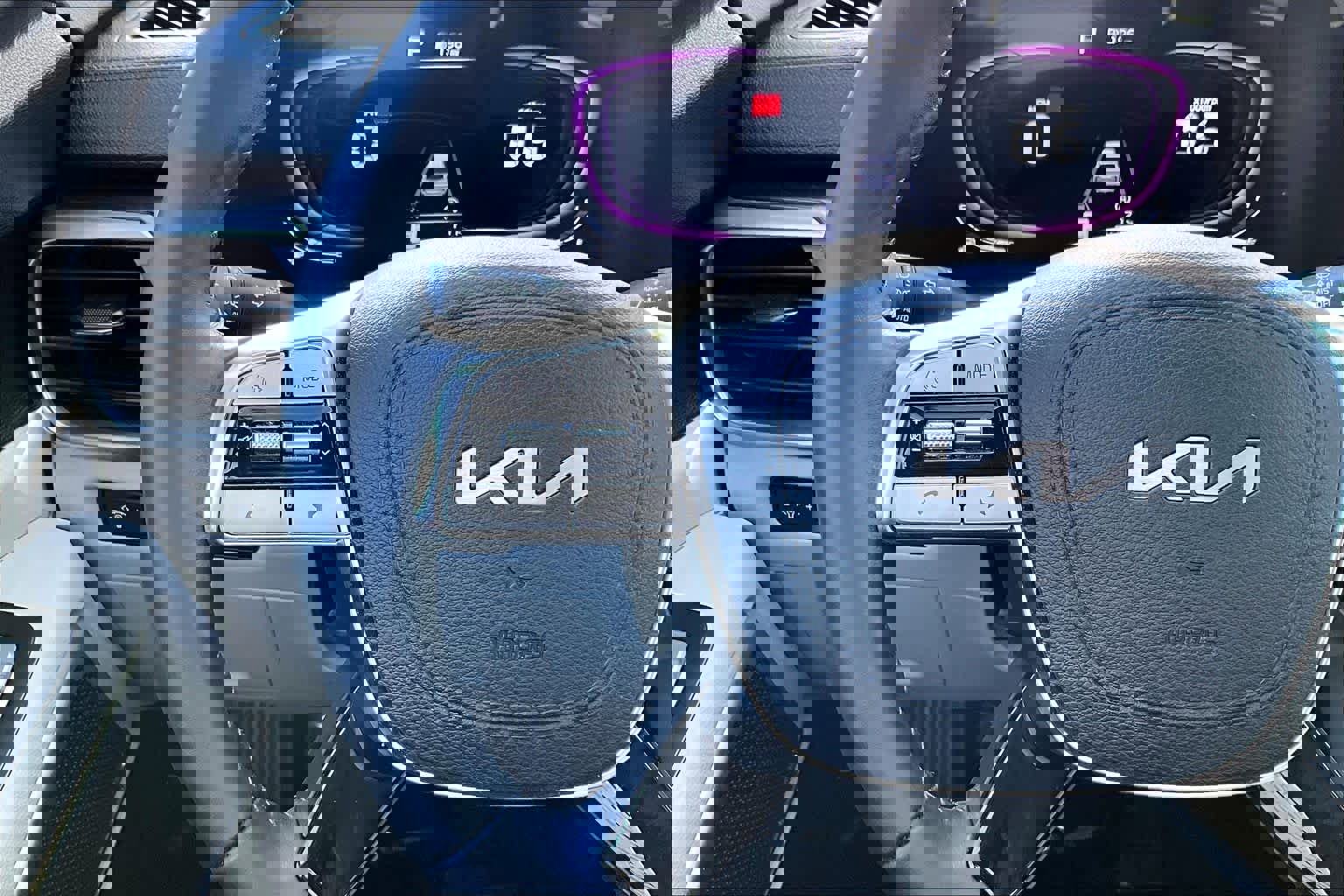 Used 2024 Kia Telluride S image 22