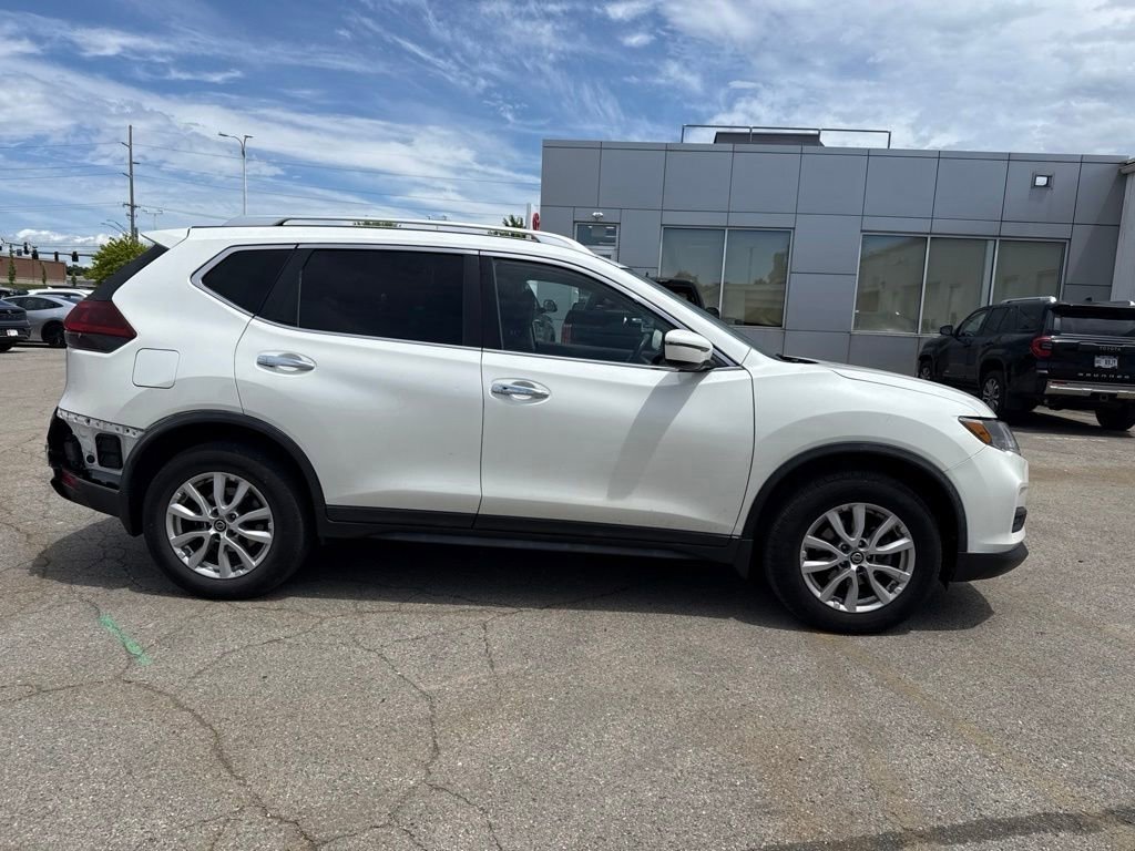 Used 2020 Nissan Rogue SV AWD/4WD image 2