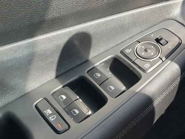 Used 2019 Hyundai Santa Fe SE FWD image 18
