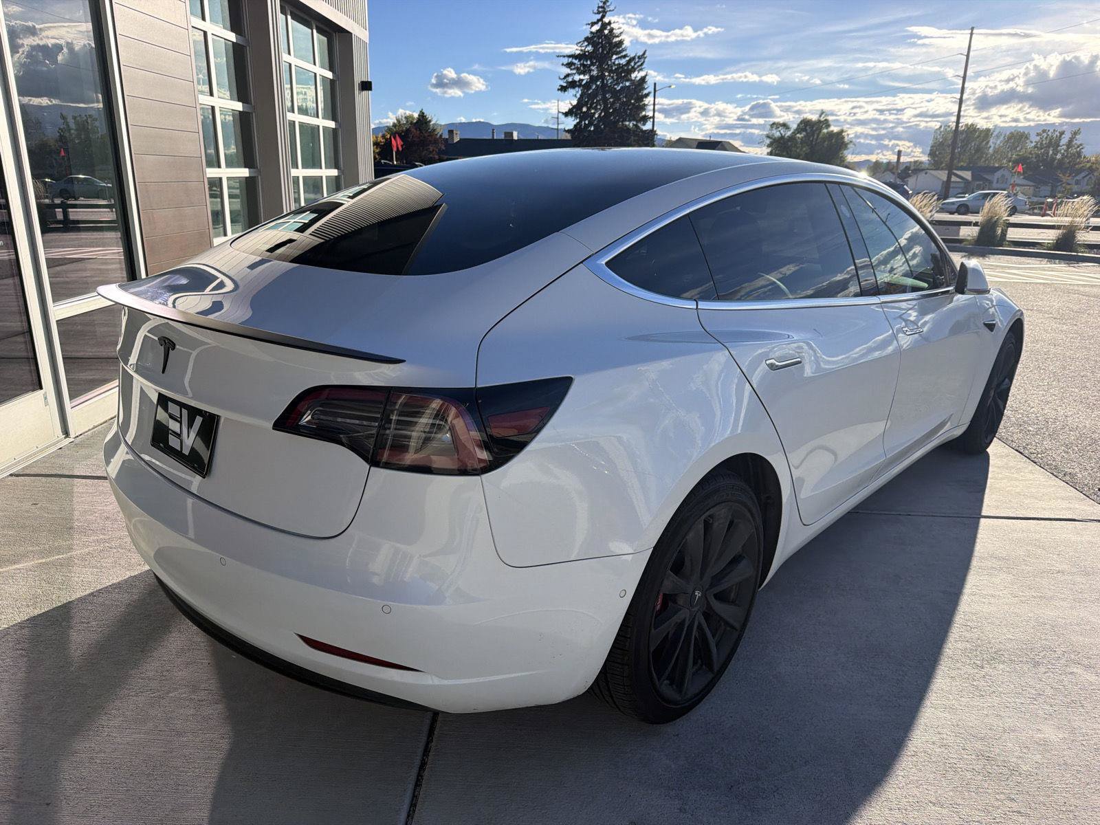 Used 2018 Tesla Model 3 Long Range RWD image 8