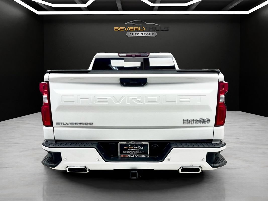 Used 2022 Chevrolet Silverado 1500 High Country w/ High Country Premium Package AWD/4WD image 4