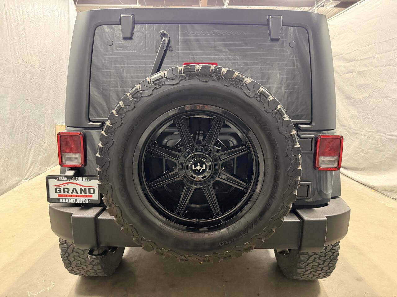 Used 2018 Jeep Wrangler Unlimited Sport w/ Connectivity Group image 8