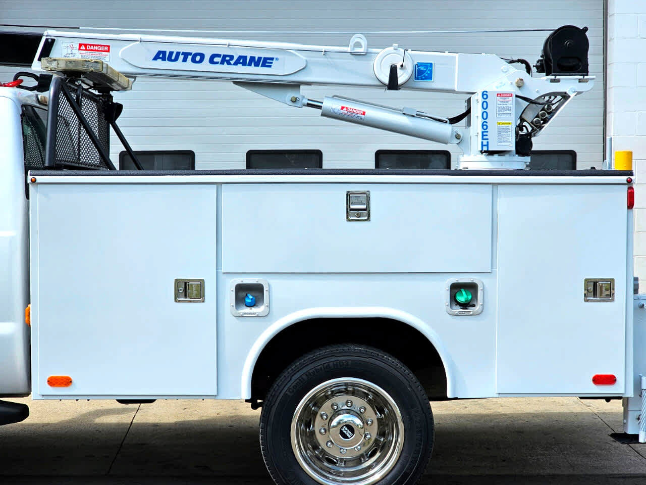 Used 2011 Ford F550 4x4 Regular Cab Super Duty w/ Payload Upgrade Pkg image 9