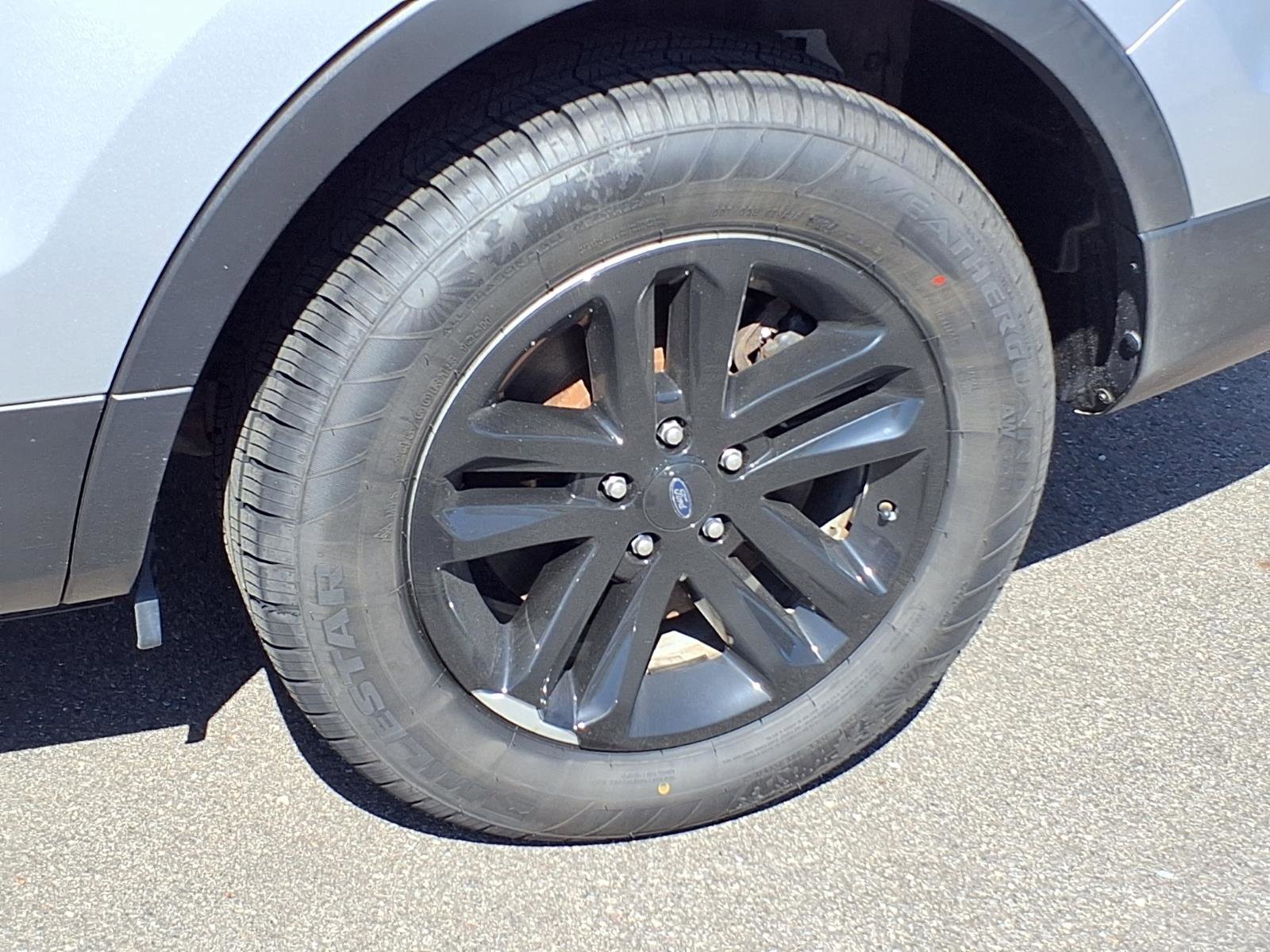 Used 2017 Ford Explorer XLT w/ Equipment Group 202A FWD image 30