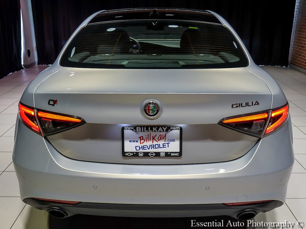 Used 2024 Alfa Romeo Giulia Ti AWD/4WD image 7