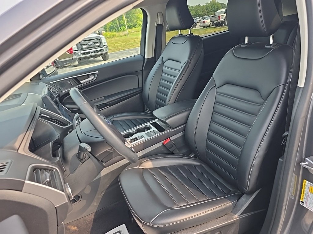 Used 2024 Ford Edge SEL image 15