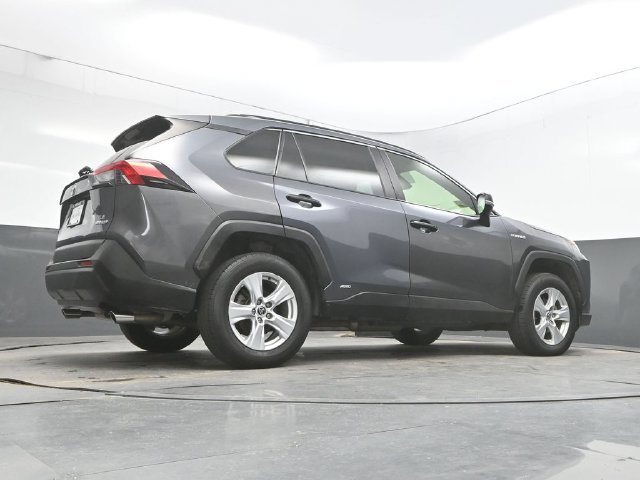 Used 2021 Toyota RAV4 LE AWD/4WD image 39