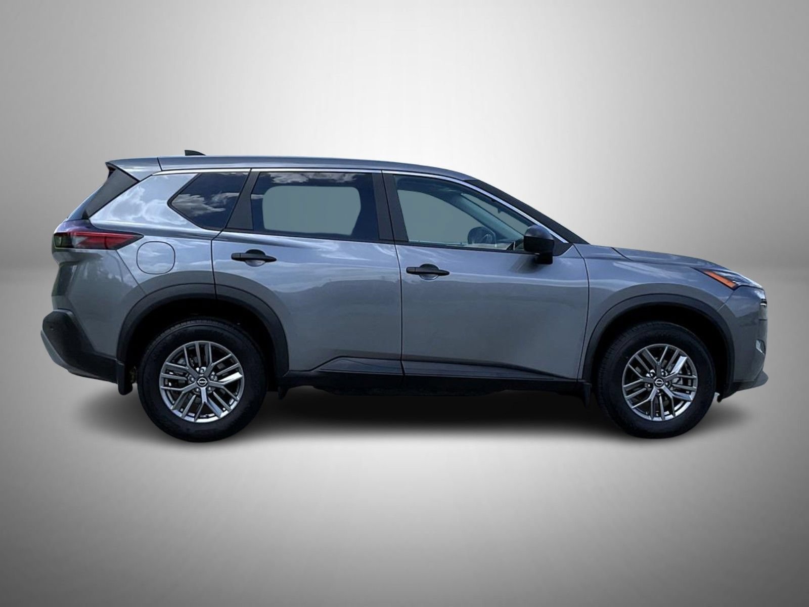 Used 2023 Nissan Rogue S AWD/4WD image 4