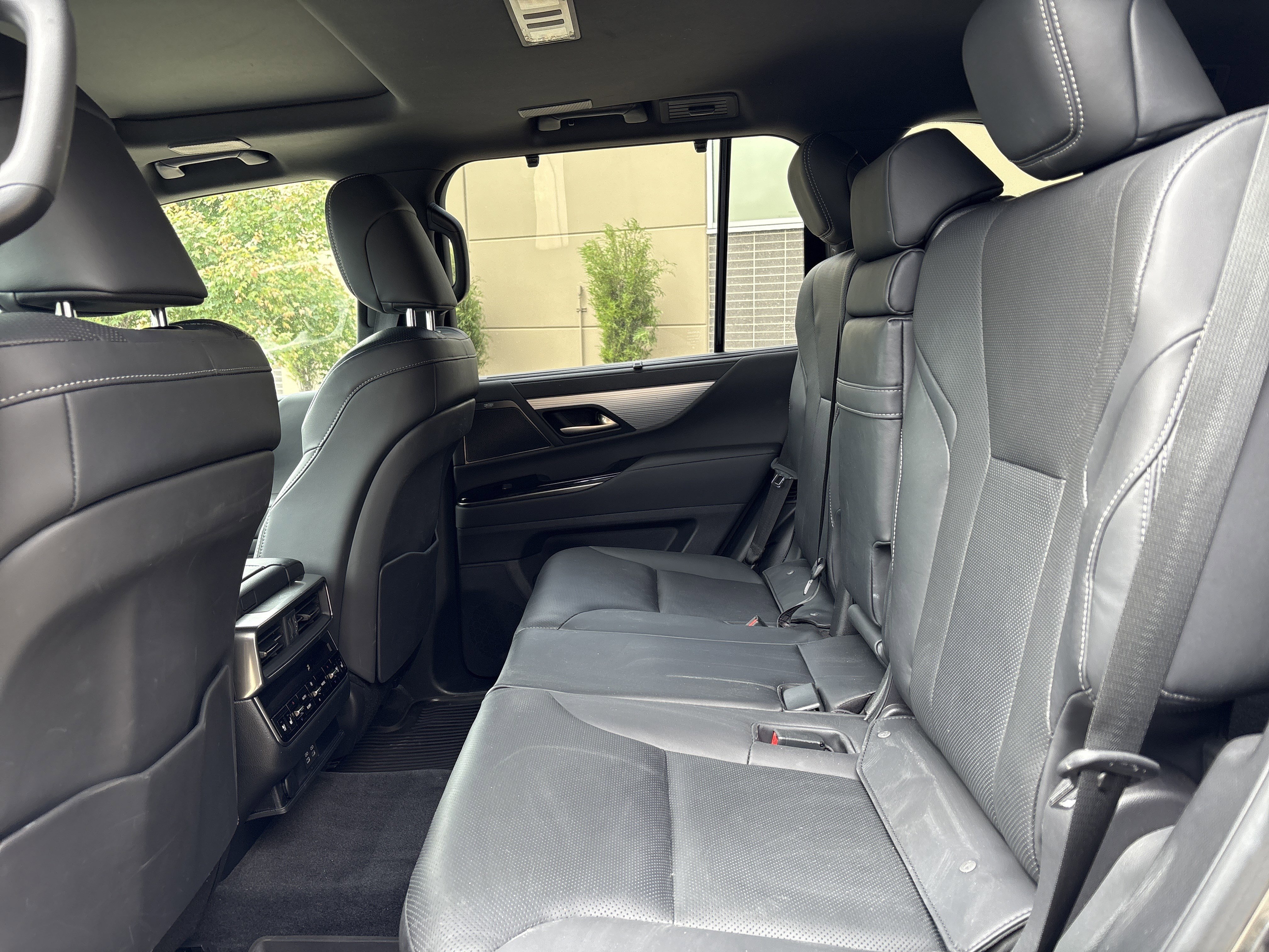 Used 2024 Lexus LX 600 F Sport AWD/4WD image 31