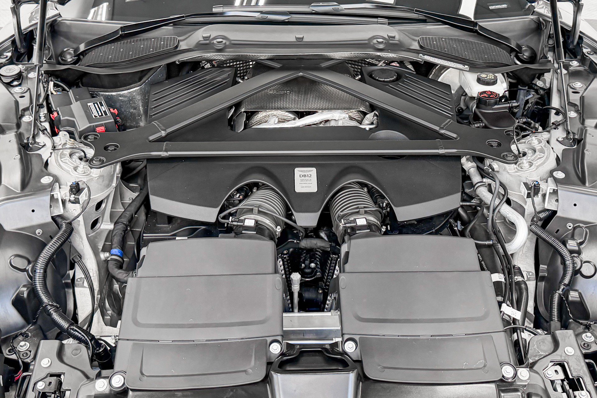 Used 2024 Aston Martin DB12 Coupe RWD image 12