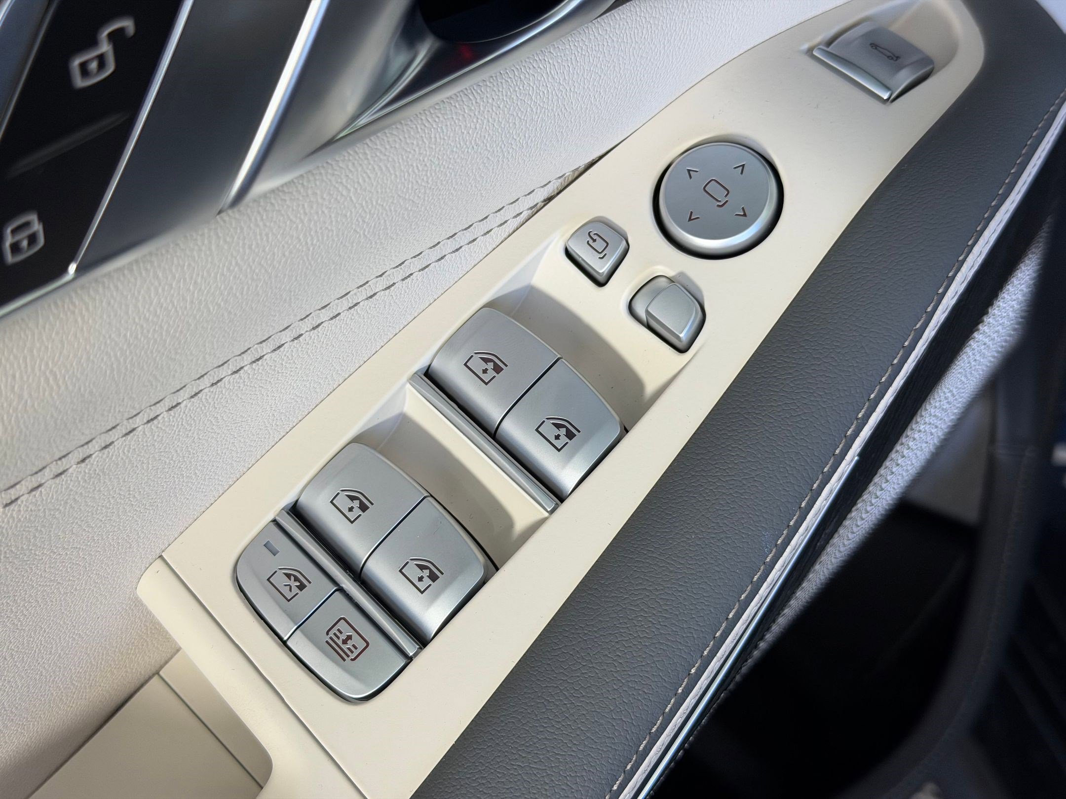 New 2026 BMW ALPINA XB7 image 23