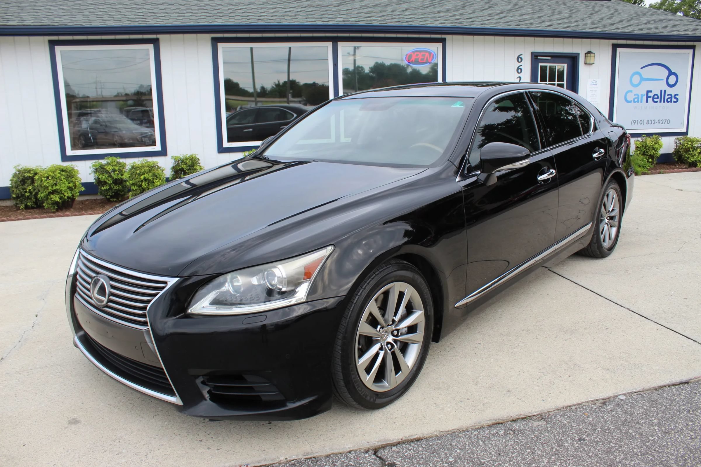 Used 2015 Lexus LS 460 AWD w/ Comfort Package image 32