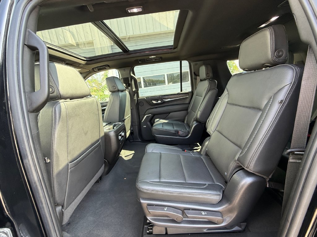 Used 2022 GMC Yukon XL Denali AWD/4WD image 25