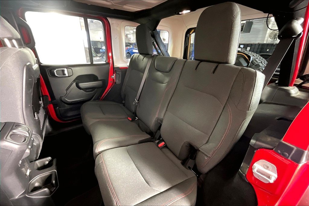 Used 2025 Jeep Wrangler Unlimited Rubicon AWD/4WD image 34