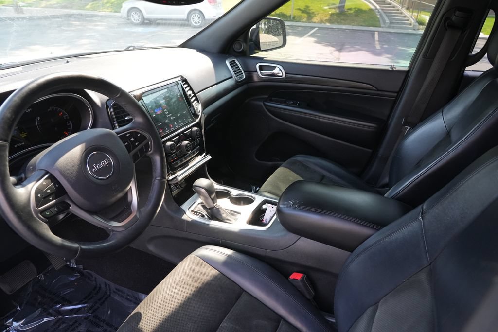 Used 2019 Jeep Grand Cherokee Altitude AWD/4WD image 9
