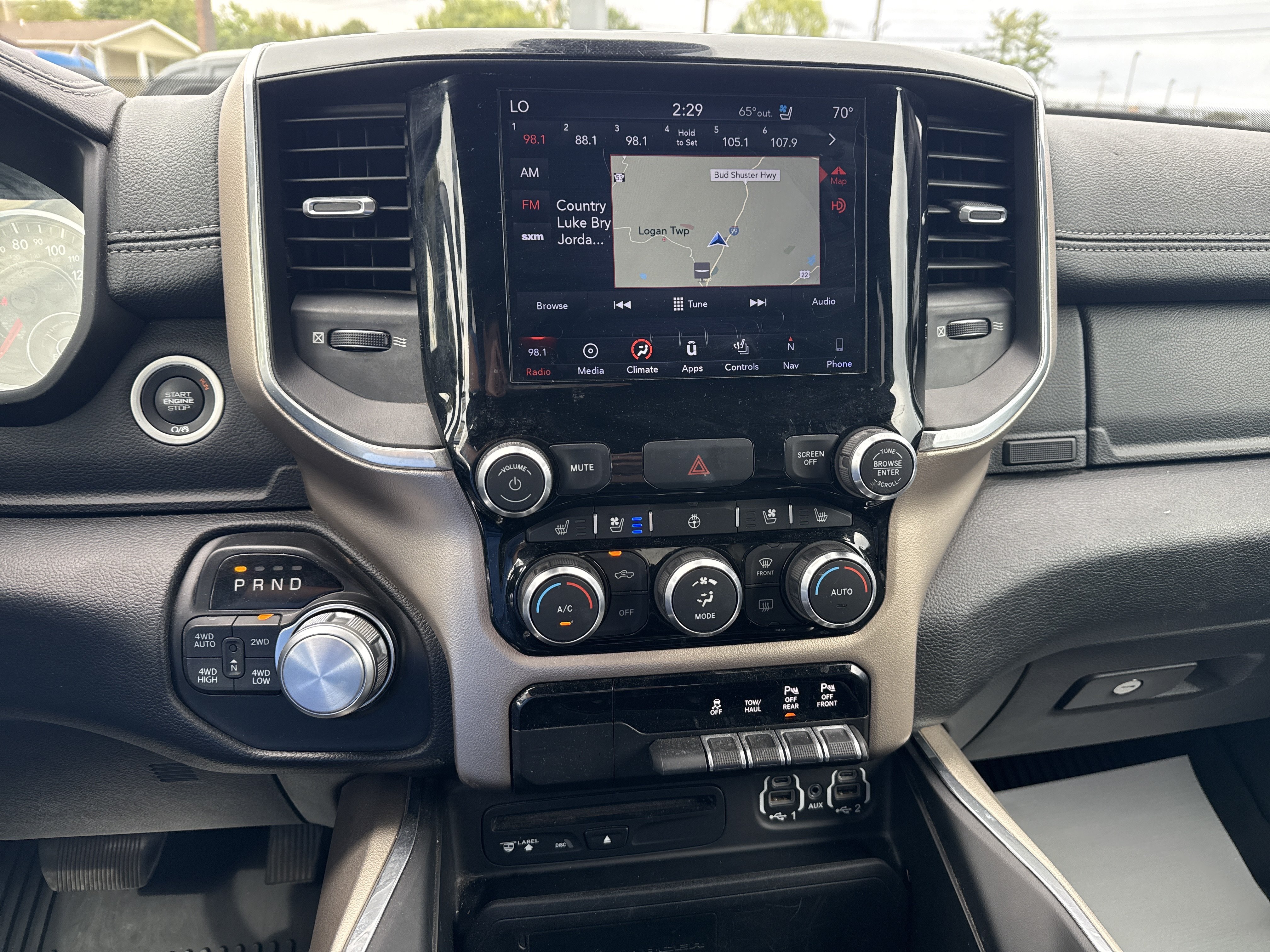 Used 2019 RAM 1500 Laramie AWD/4WD image 23