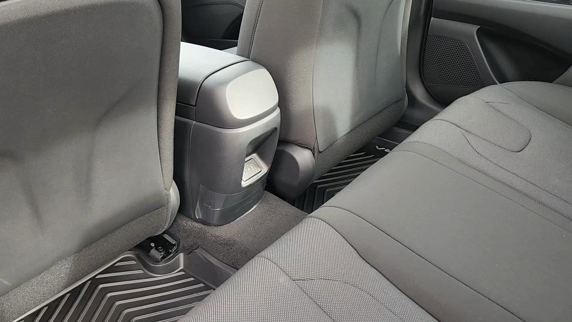 New 2026 Hyundai Elantra SE image 16