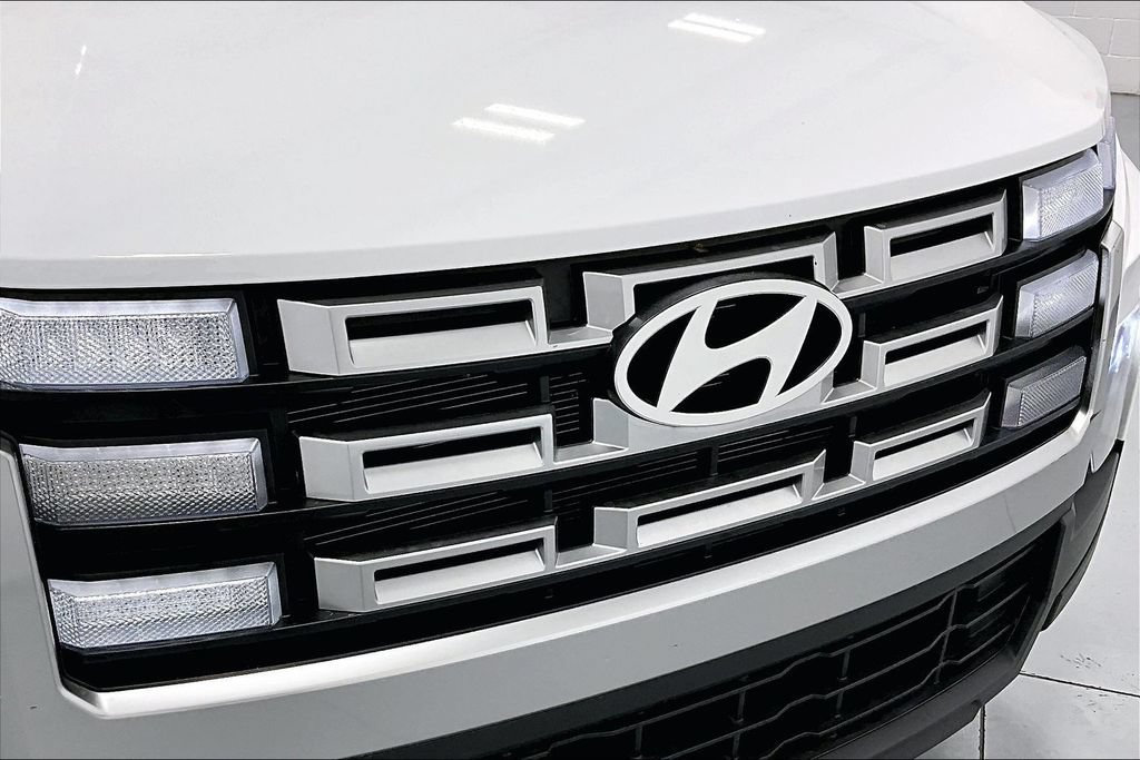 Used 2025 Hyundai Santa Cruz SE FWD image 34