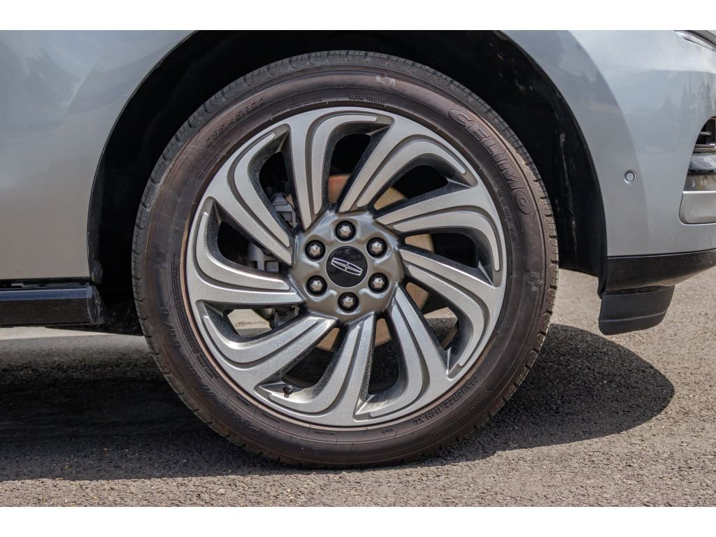 Used 2024 Lincoln Navigator L 4WD image 9