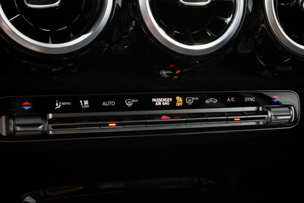 Used 2025 Mercedes-Benz GLB 250 image 30