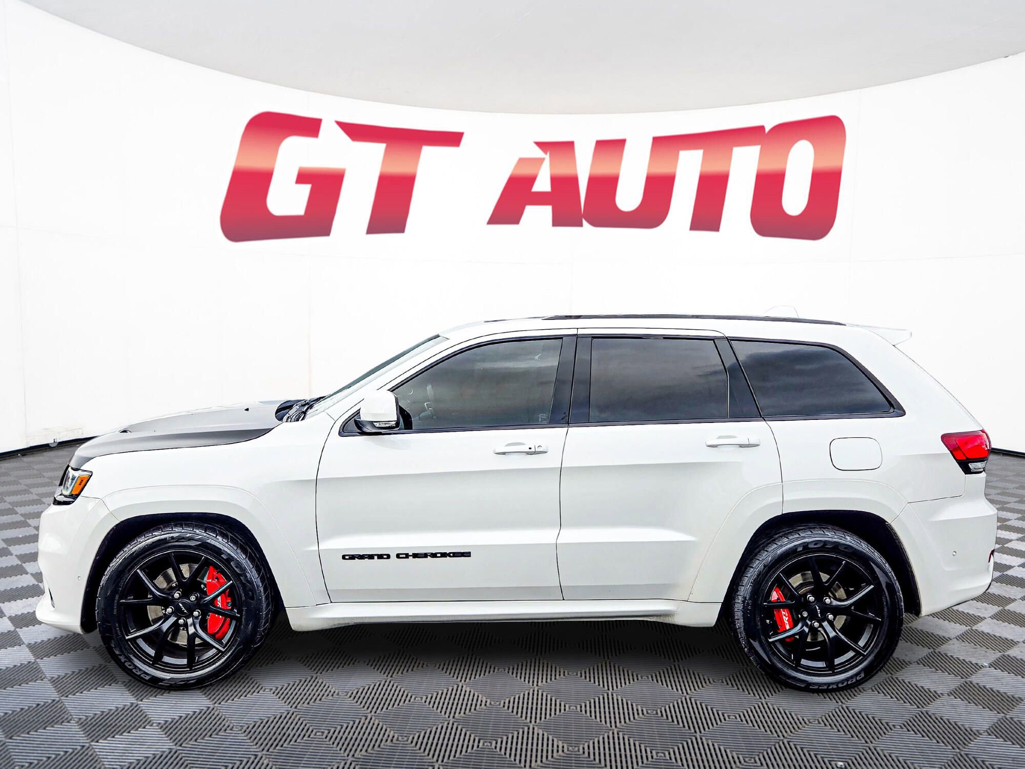 Used 2021 Jeep Grand Cherokee SRT AWD/4WD image 4