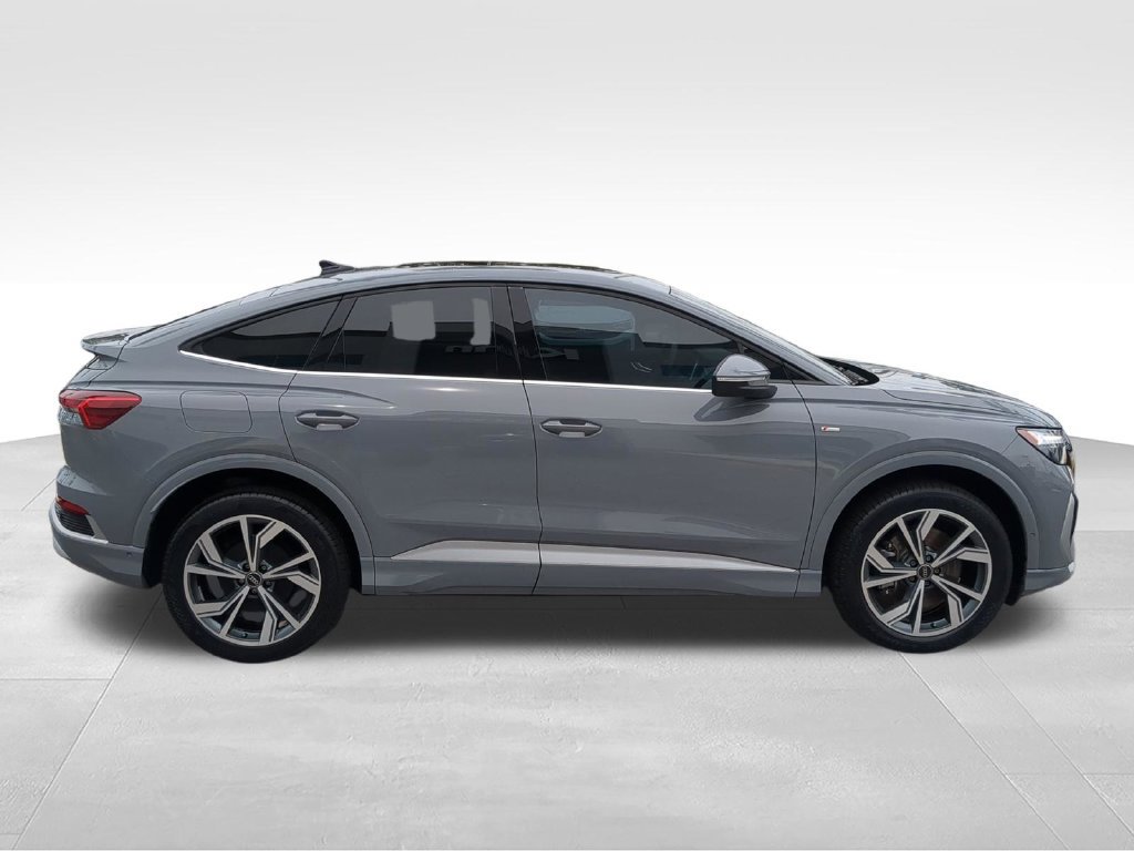 Used 2024 Audi Q4 e-tron Premium Plus AWD/4WD image 2