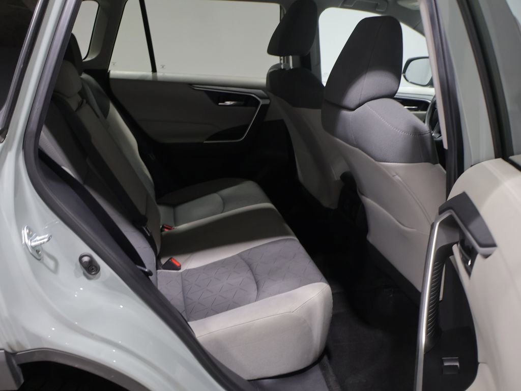 Used 2021 Toyota RAV4 XLE w/ Carpet Mat Package (TMS) AWD/4WD image 20