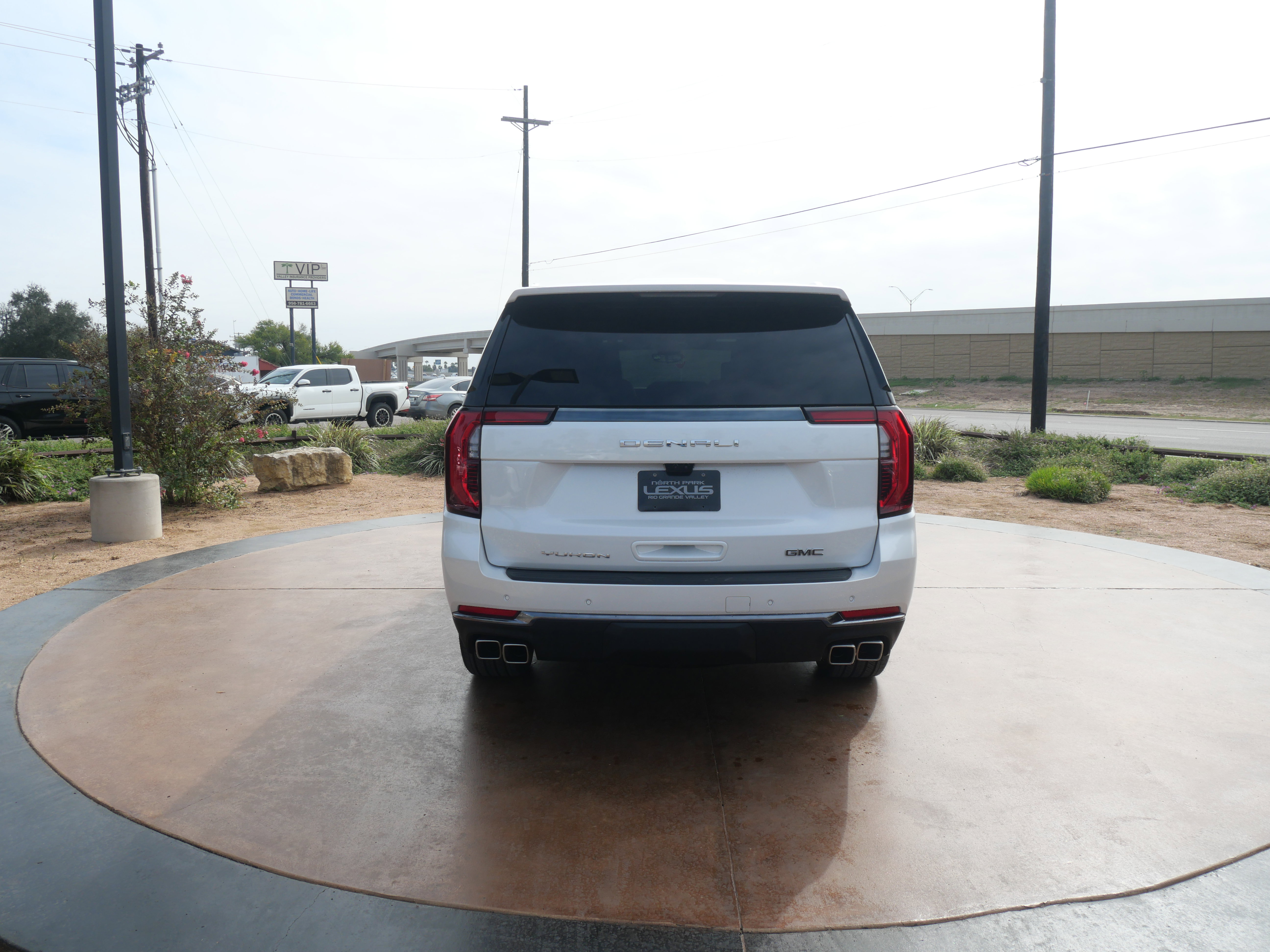 Used 2025 GMC Yukon Denali Ultimate image 3