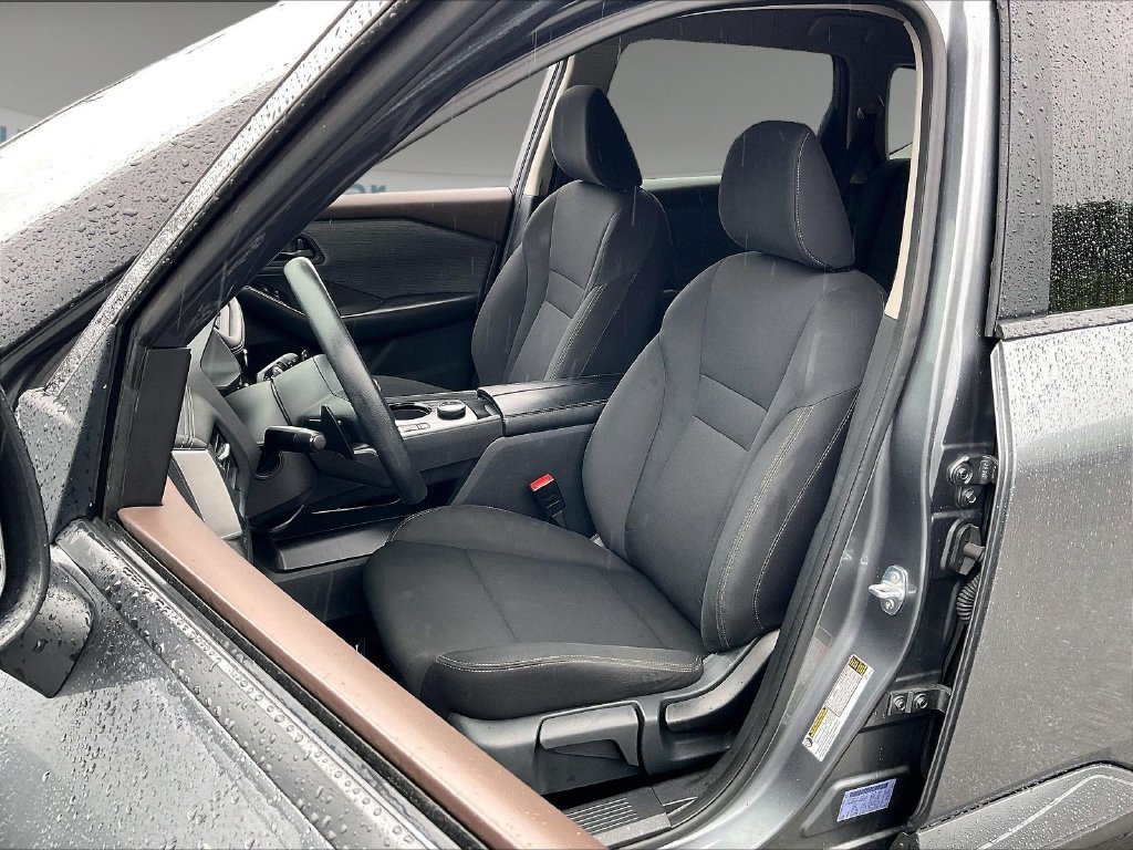 Used 2023 Nissan Rogue S AWD/4WD image 9