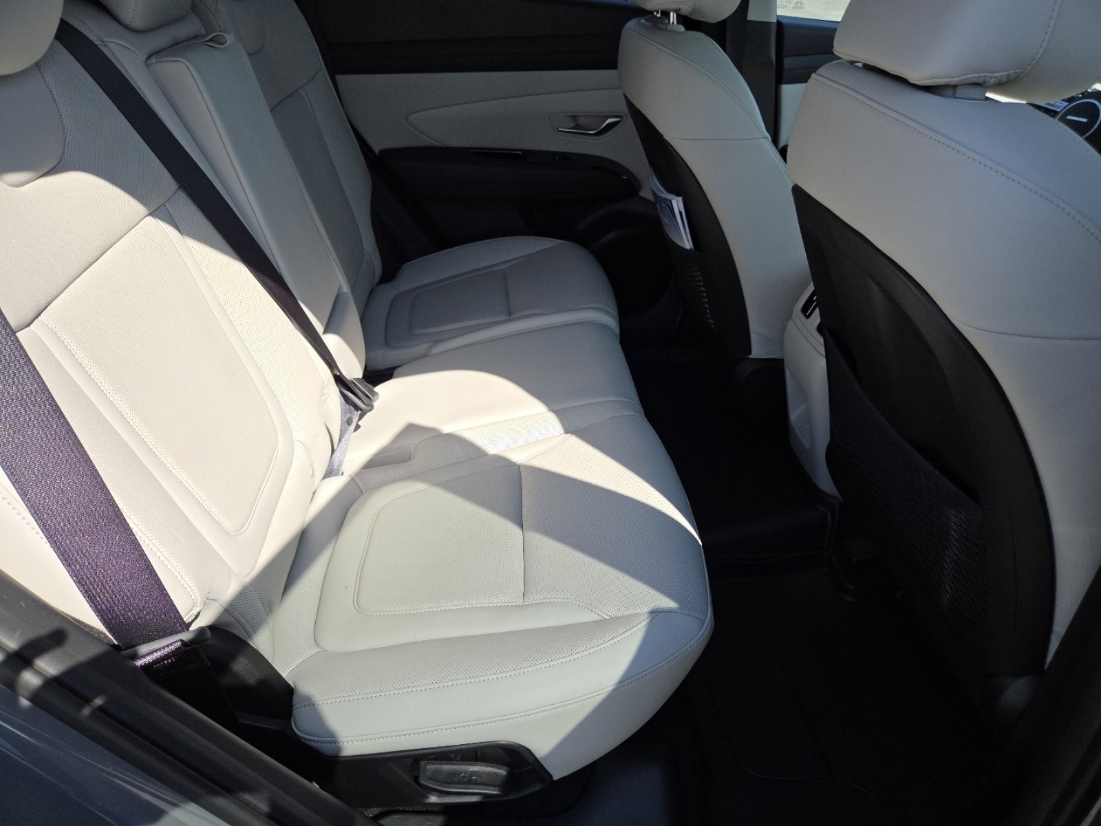 Used 2025 Hyundai Tucson Limited image 30