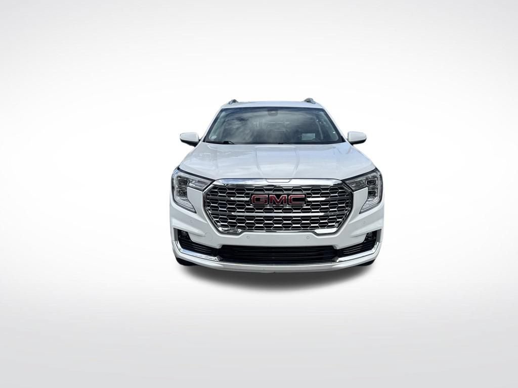 Used 2022 GMC Terrain Denali AWD/4WD image 3