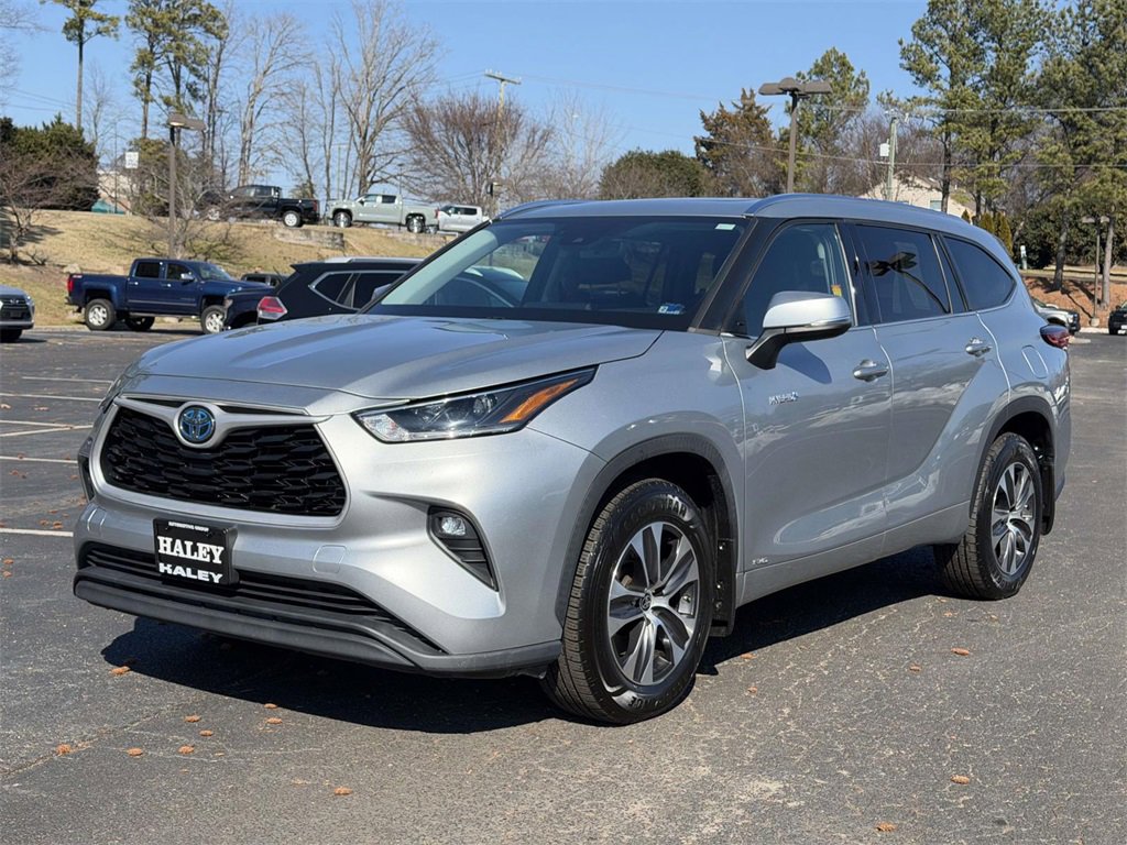 Certified 2021 Toyota Highlander XLE image 23