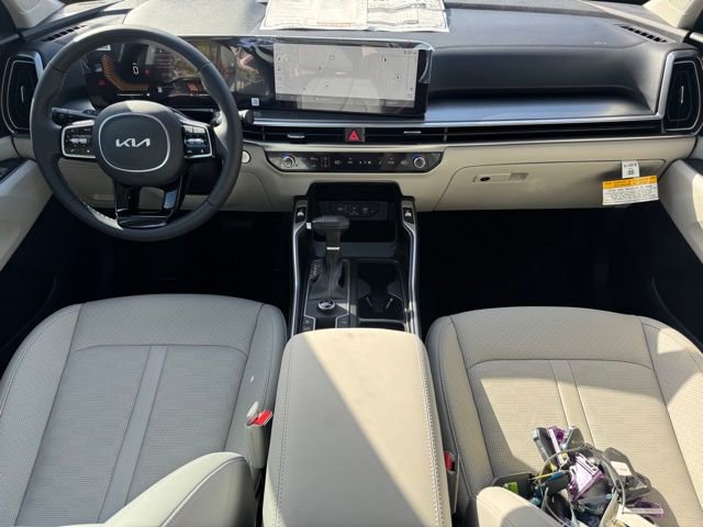 Used 2025 Kia Sorento S w/ Panoramic Sunroof Package FWD image 17