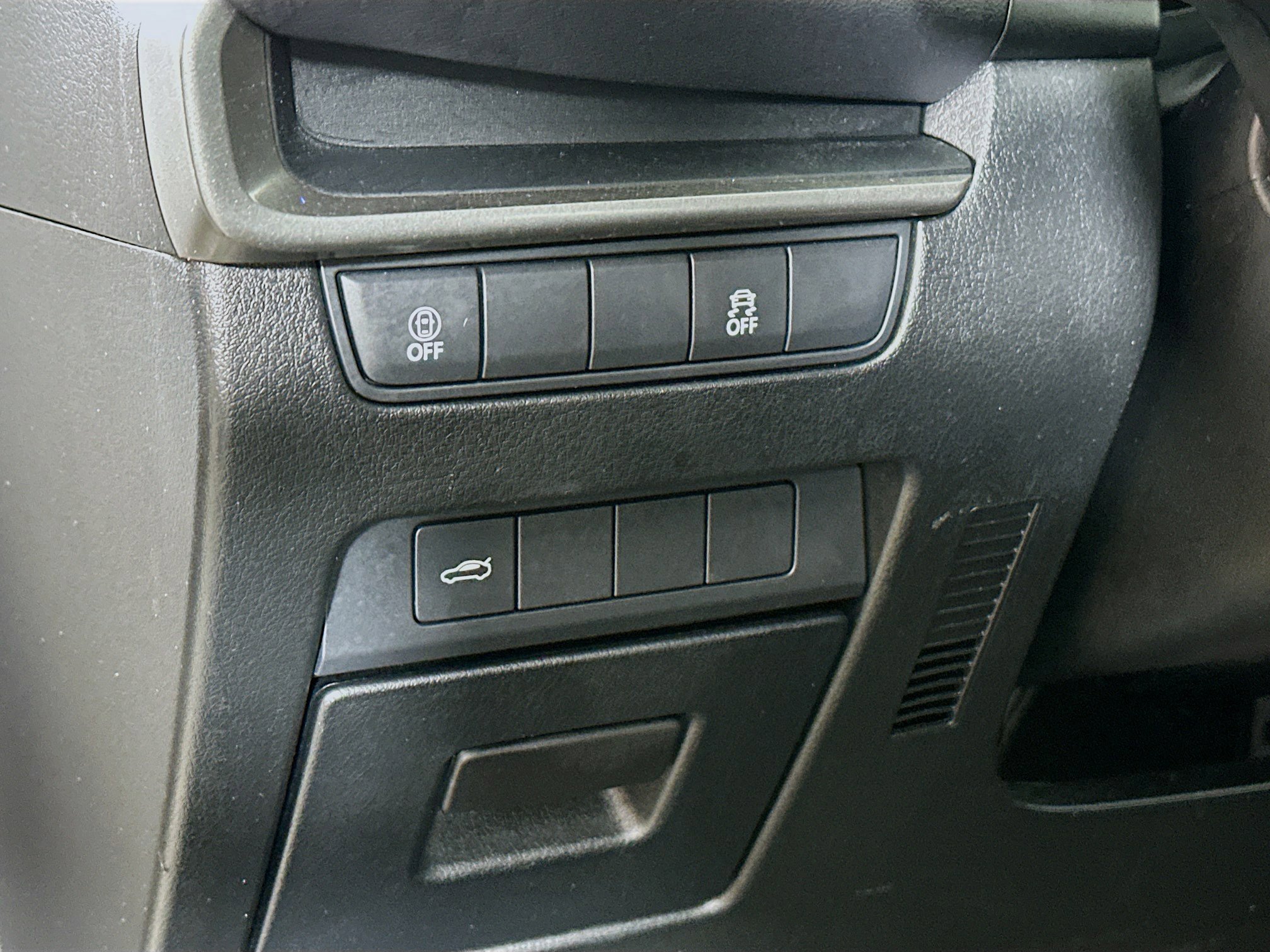 Used 2023 MAZDA MAZDA3 s FWD image 10