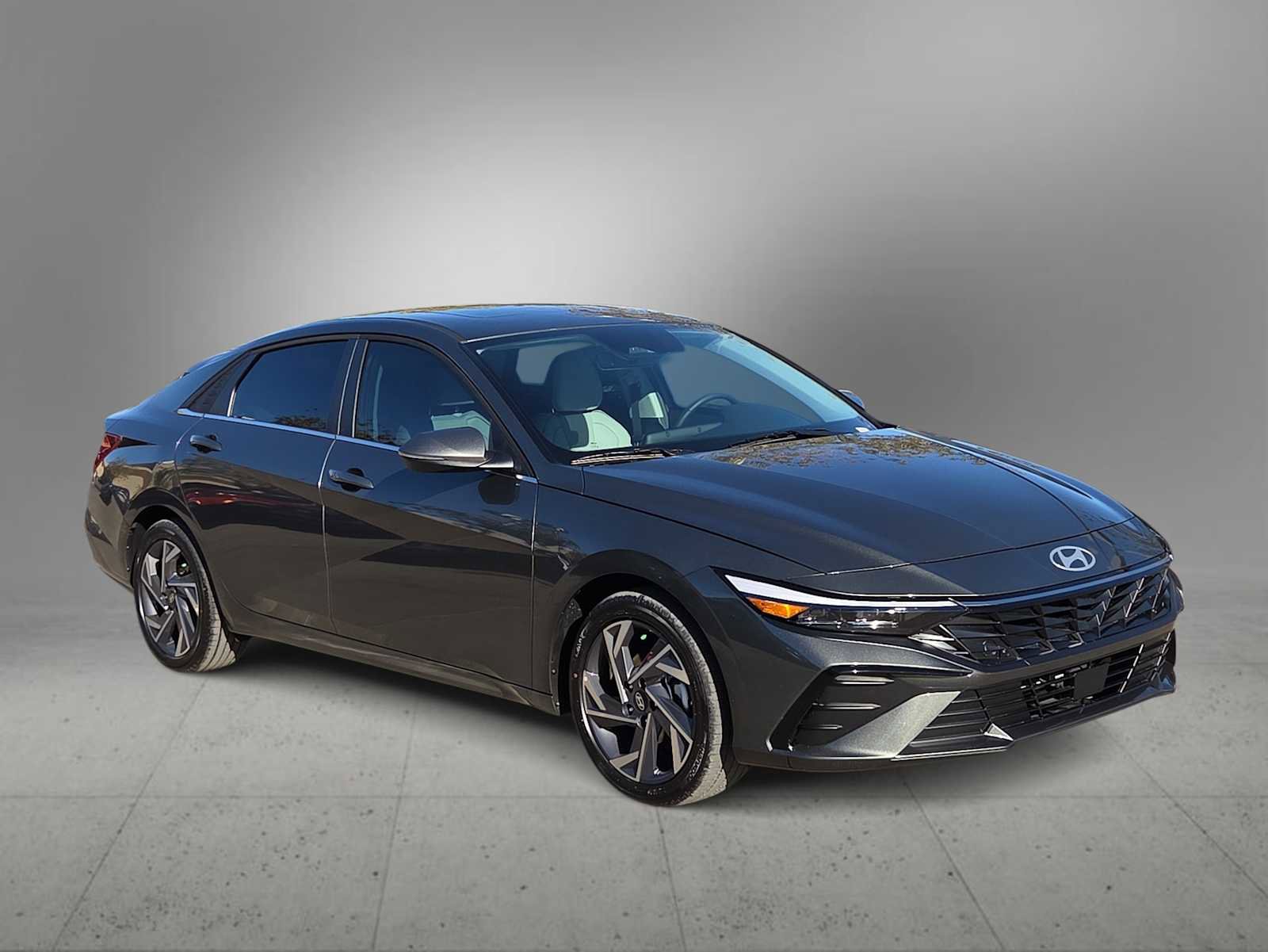 New 2026 Hyundai Elantra Limited image 2