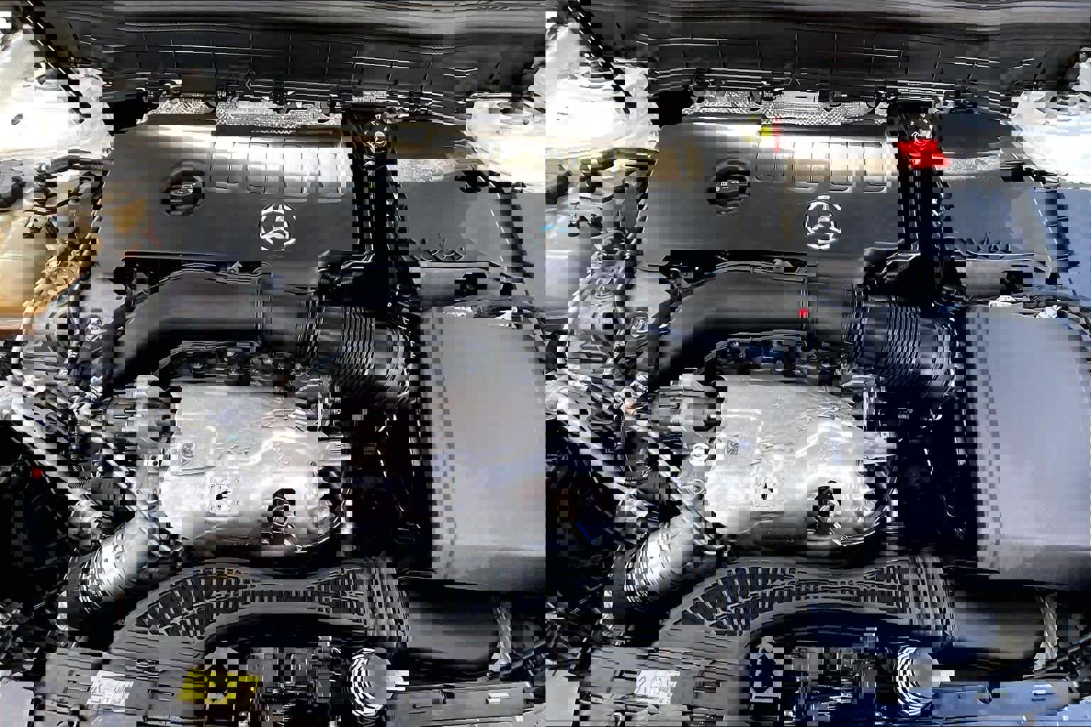 Used 2020 Mercedes-Benz GLB 250 GLB 250 w/ Premium Package image 32