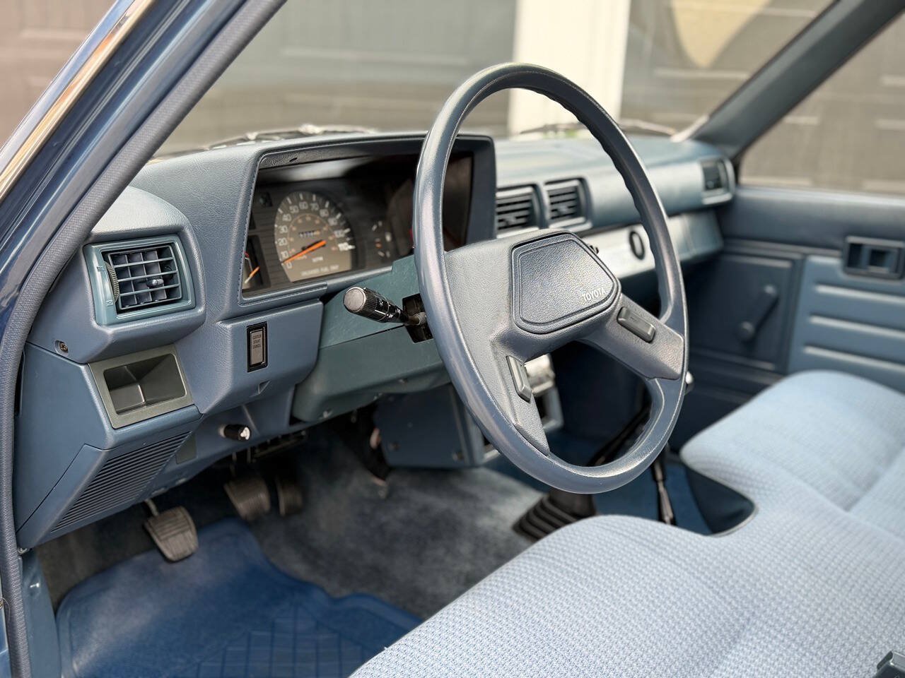 Used 1988 Toyota Pickup 4x4 Regular Cab image 6