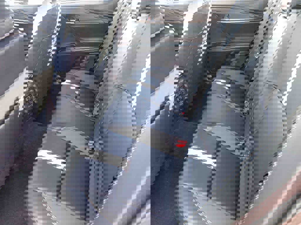 Used 2025 Toyota Camry SE image 17