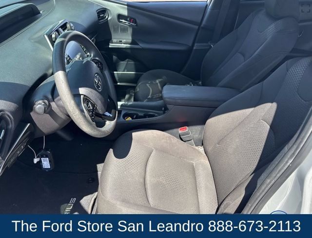 Used 2020 Toyota Prius LE w/ Carpet Mat Package FWD image 9